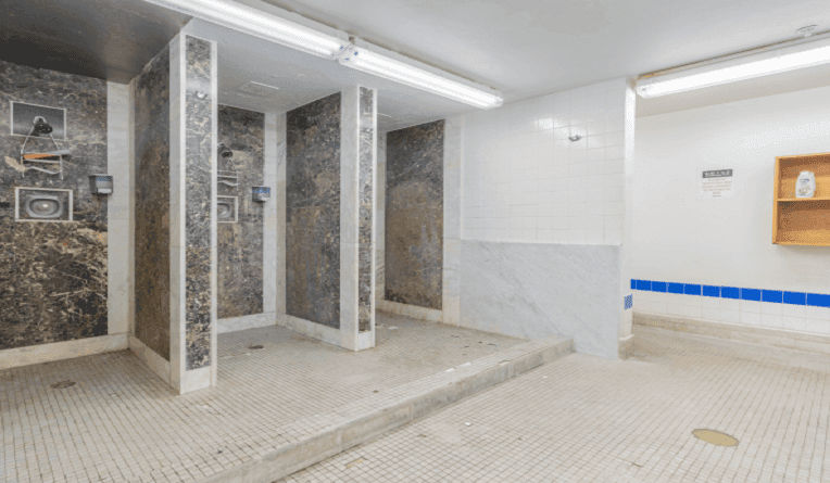 Before Virtual Bathroom Remodel